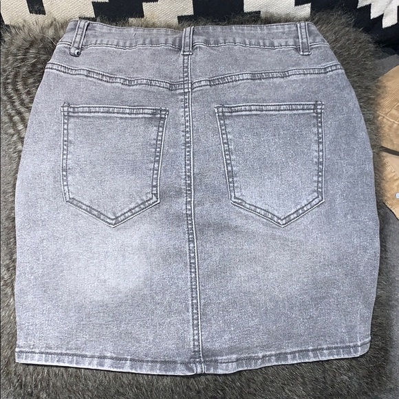 FASHION NOVA denim skirt - Picture 2 of 3